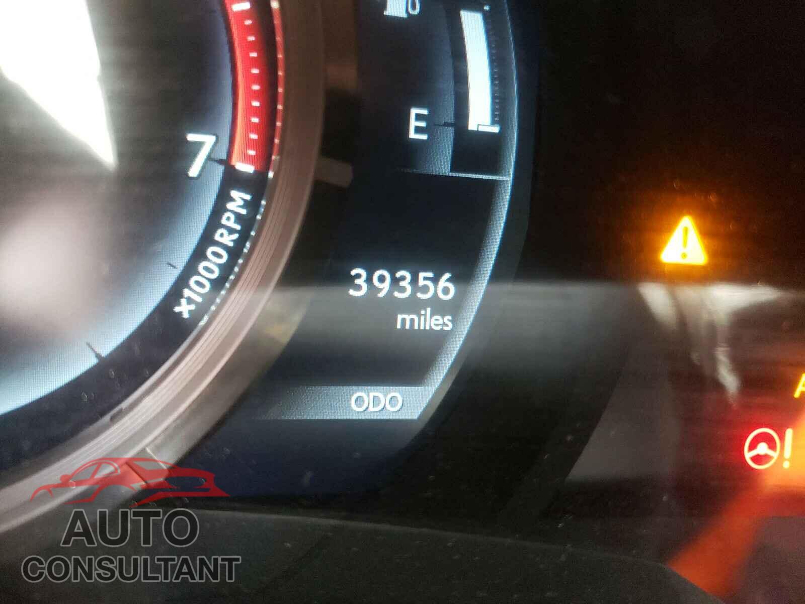 LEXUS IS 2017 - JTHBA1D21H5053729