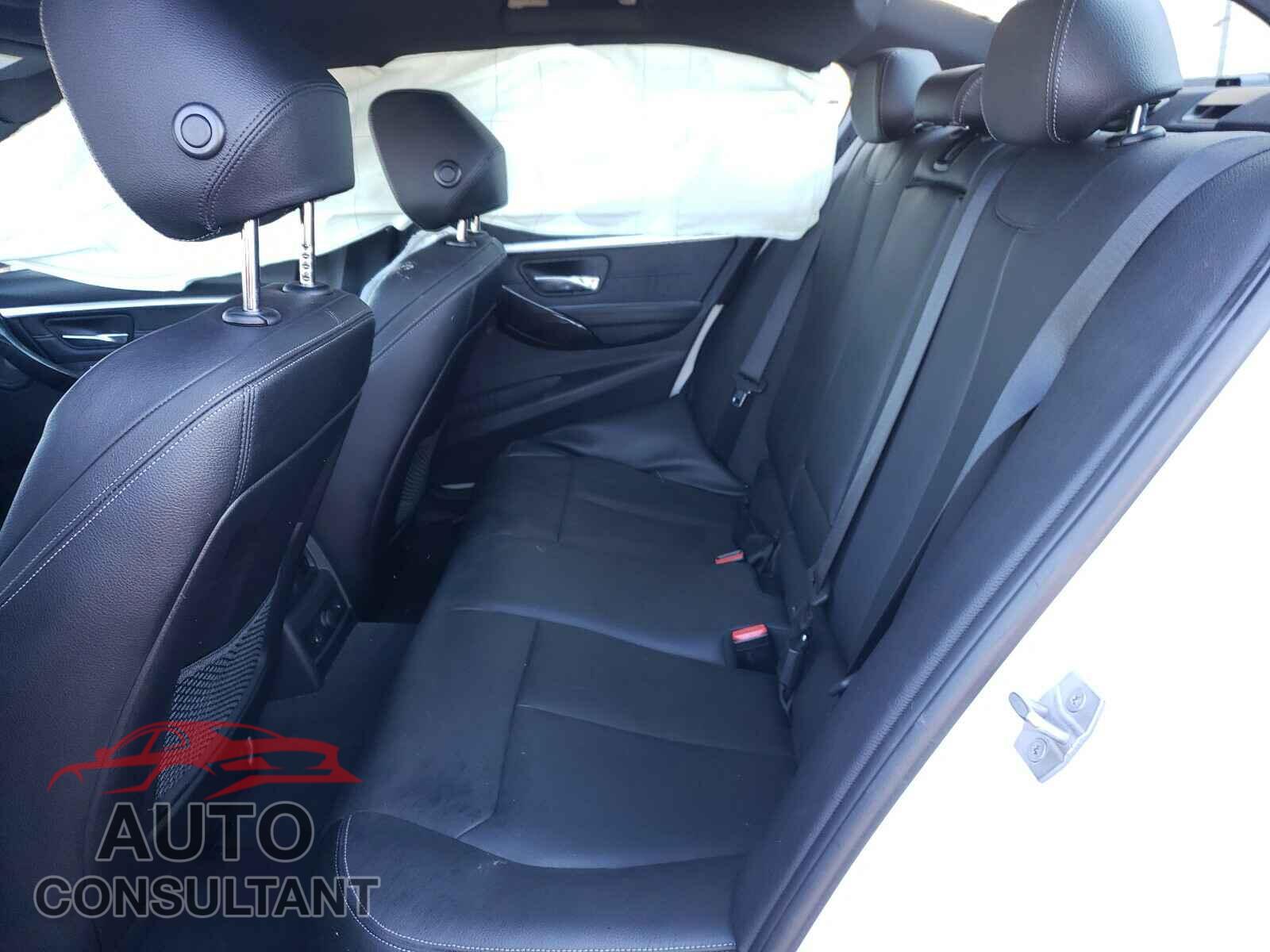 BMW 3 SERIES 2016 - WBA8E3G50GNU00366