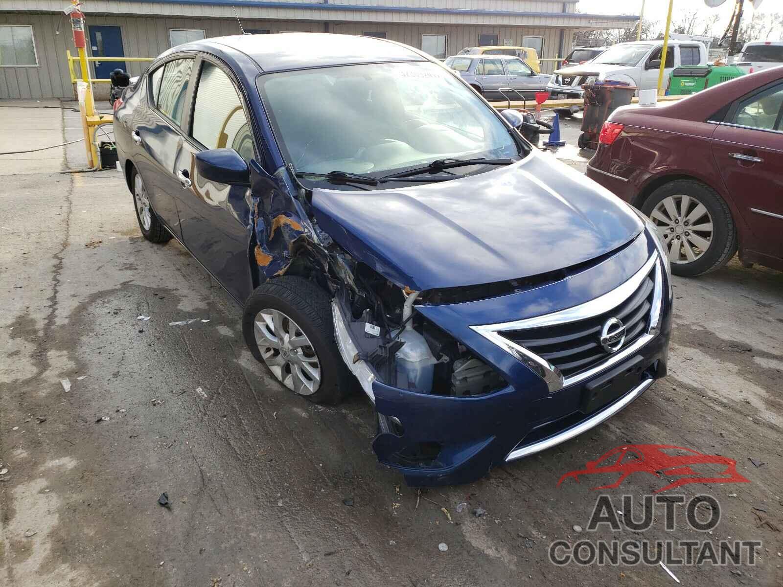 NISSAN VERSA 2018 - 3N1CN7AP0JL876335