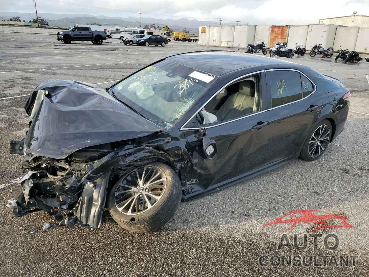 TOYOTA CAMRY 2018 - 4T1B11HK8JU658916