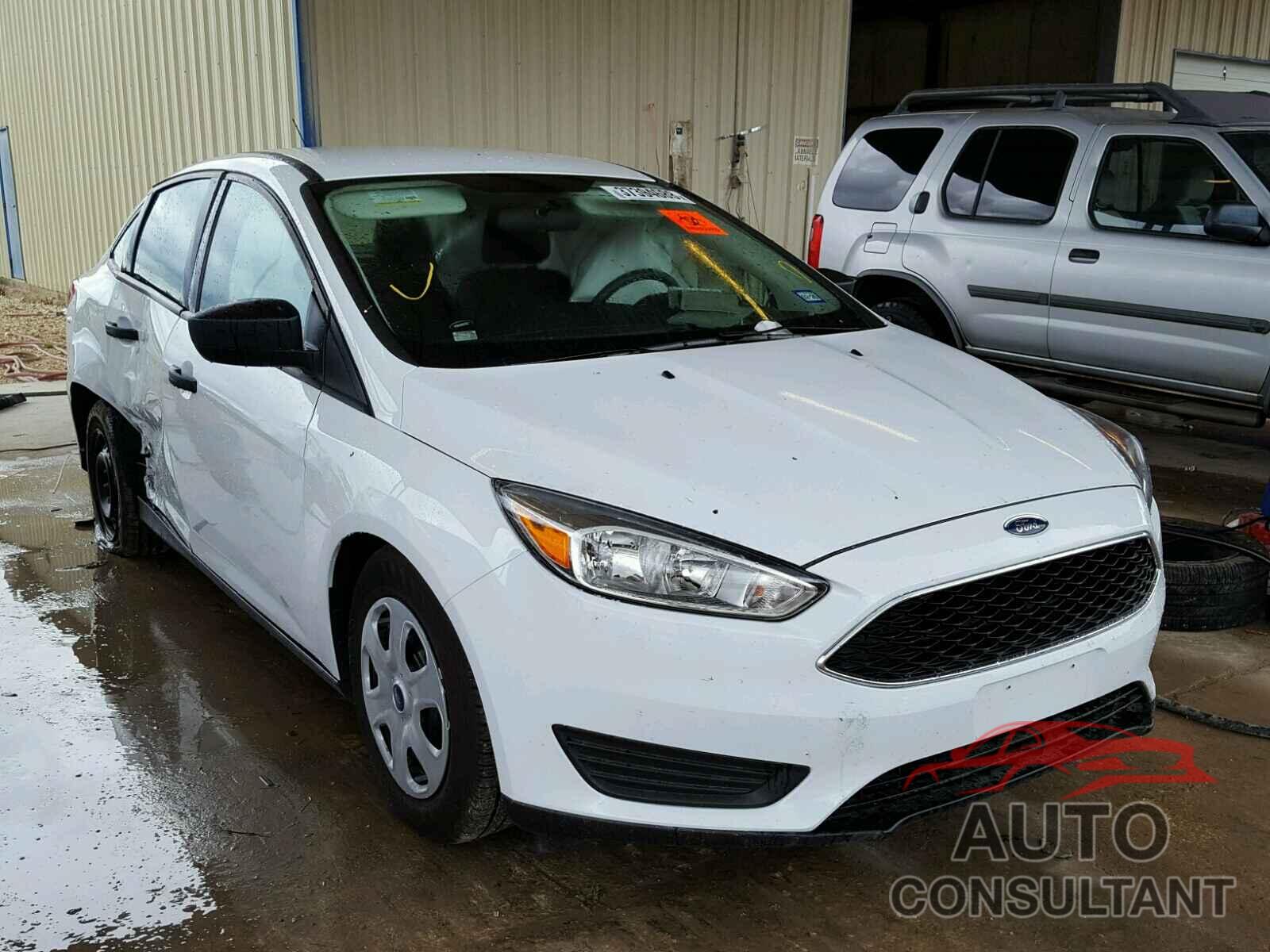 FORD FOCUS 2018 - 1FADP3E21JL229365