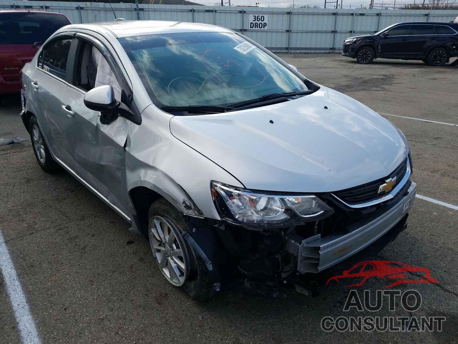 CHEVROLET SONIC 2018 - 1G1JD5SH4J4139219