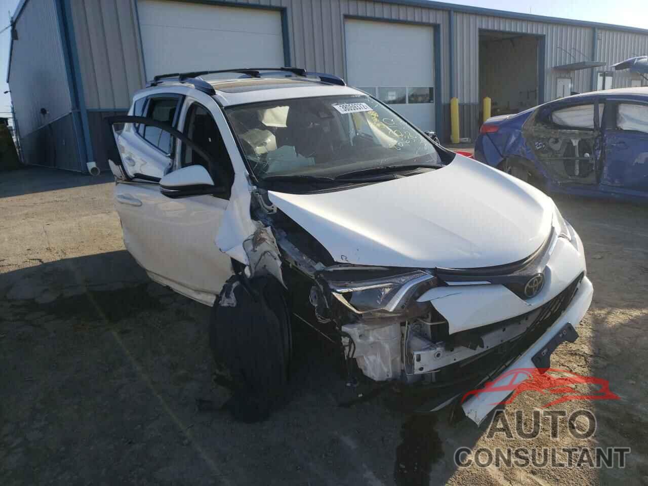 TOYOTA RAV4 2017 - JTMRFREV5HJ119909