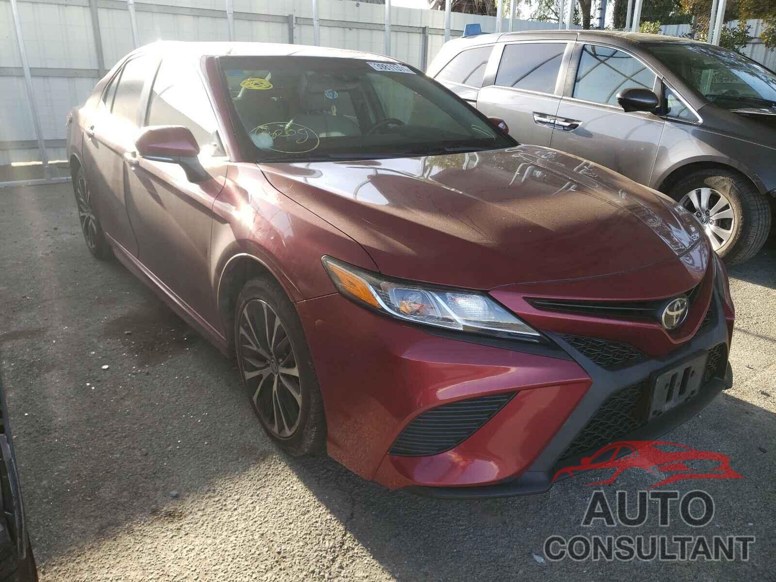 TOYOTA CAMRY 2018 - 4T1B11HK9JU515585