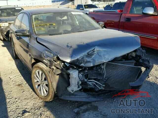 VOLKSWAGEN PASSAT 2015 - 1VWAT7A30FC016233