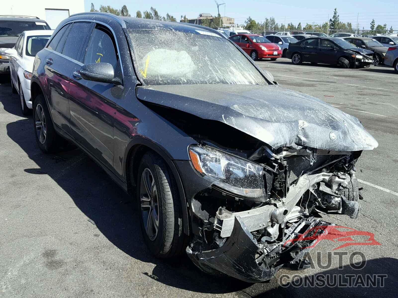 MERCEDES-BENZ GLC 300 2016 - 3VWDB7AJ5JM256030