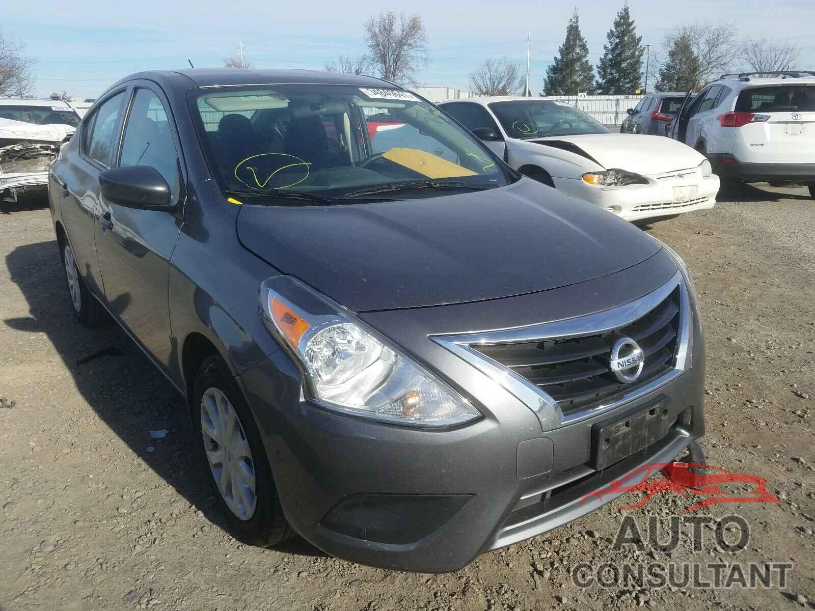 NISSAN VERSA 2018 - 3N1CN7AP0JL883740