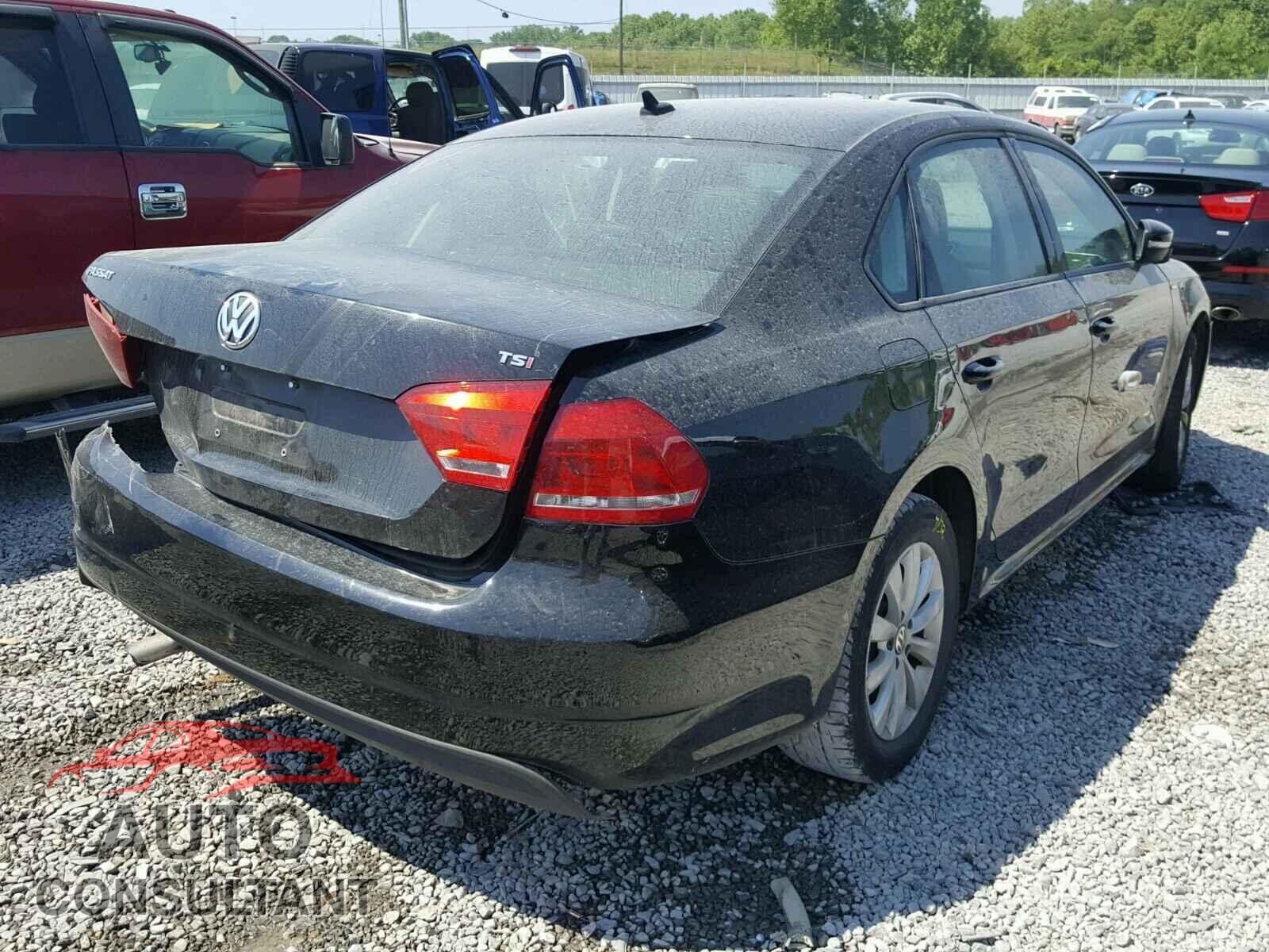 VOLKSWAGEN PASSAT 2015 - 1VWAT7A35FC062205