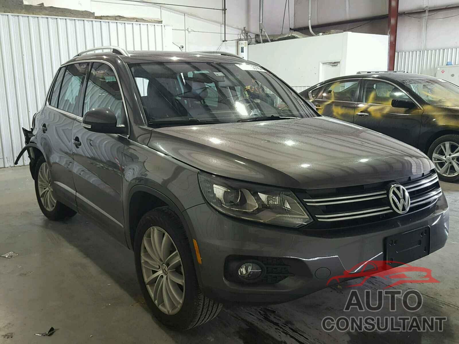 VOLKSWAGEN TIGUAN 2016 - WVGAV7AX0GW530336