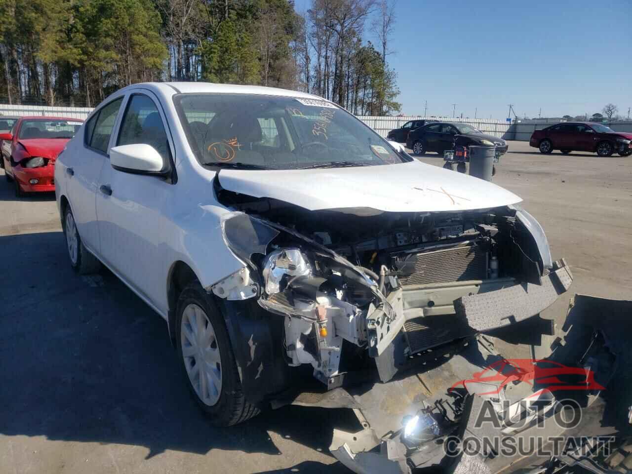 NISSAN VERSA 2019 - 3N1CN7AP0KL820302