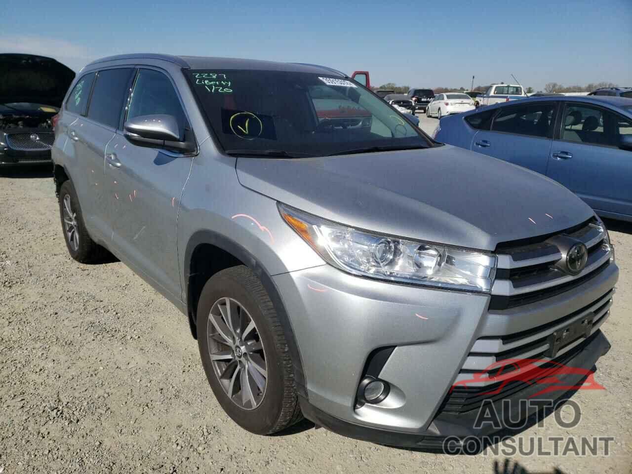 TOYOTA HIGHLANDER 2018 - 5TDJZRFH3JS551016