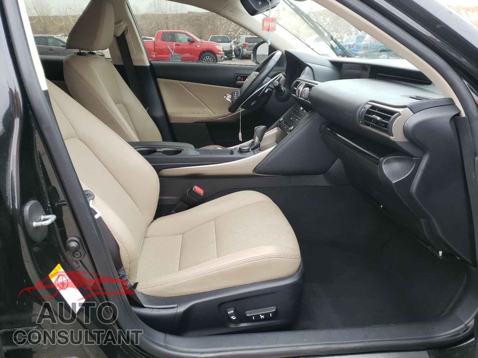 LEXUS IS 2017 - JTHBA1D25H5050865