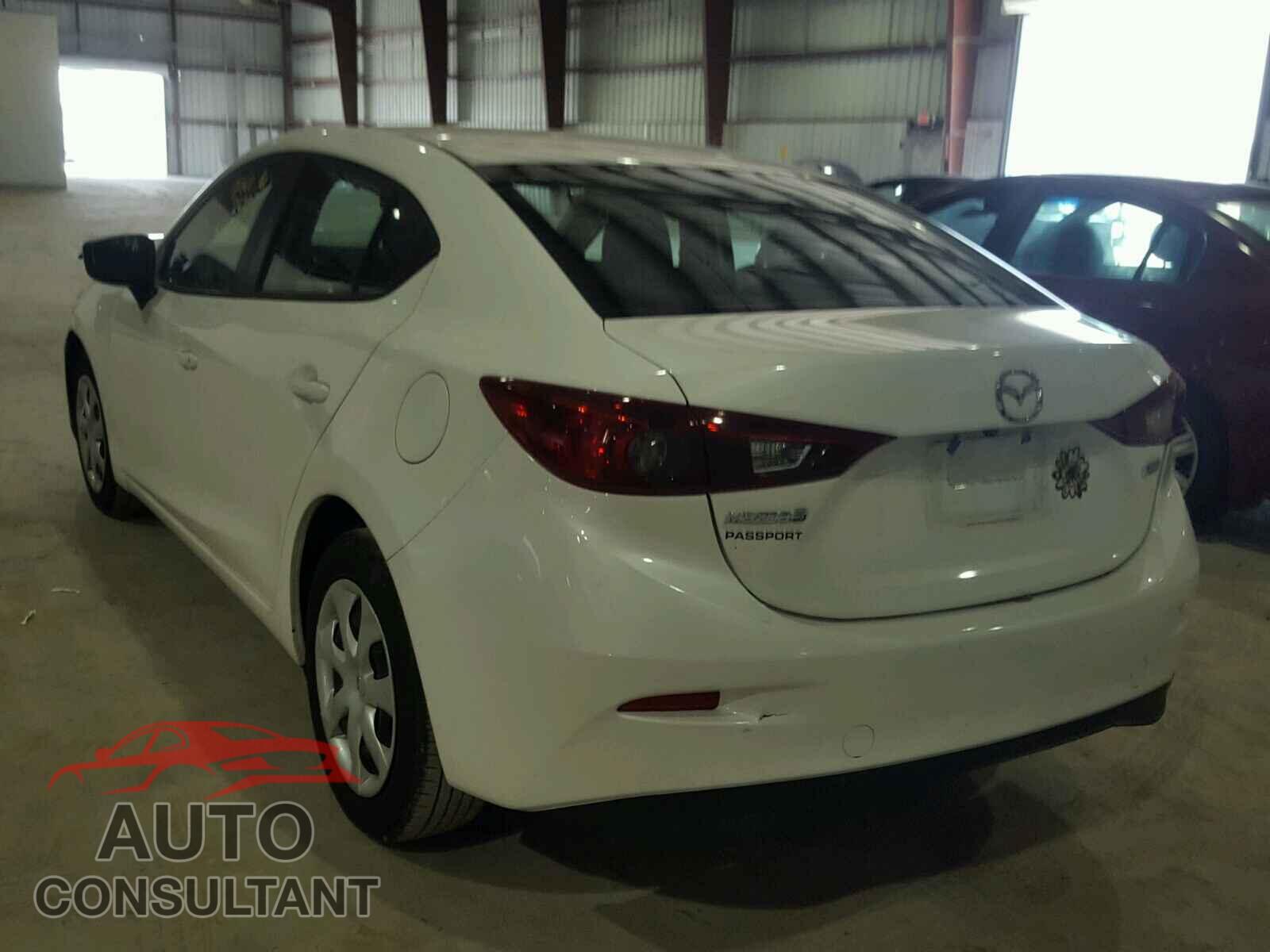 MAZDA 3 2017 - 3MZBN1U76HM132614
