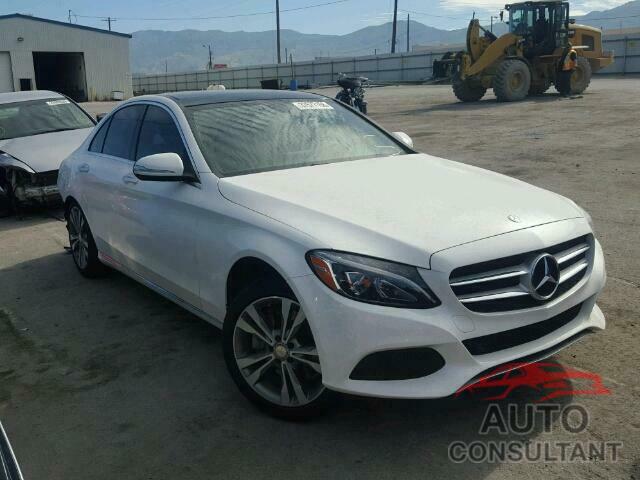 MERCEDES-BENZ C300 2015 - 55SWF4KB6FU004352