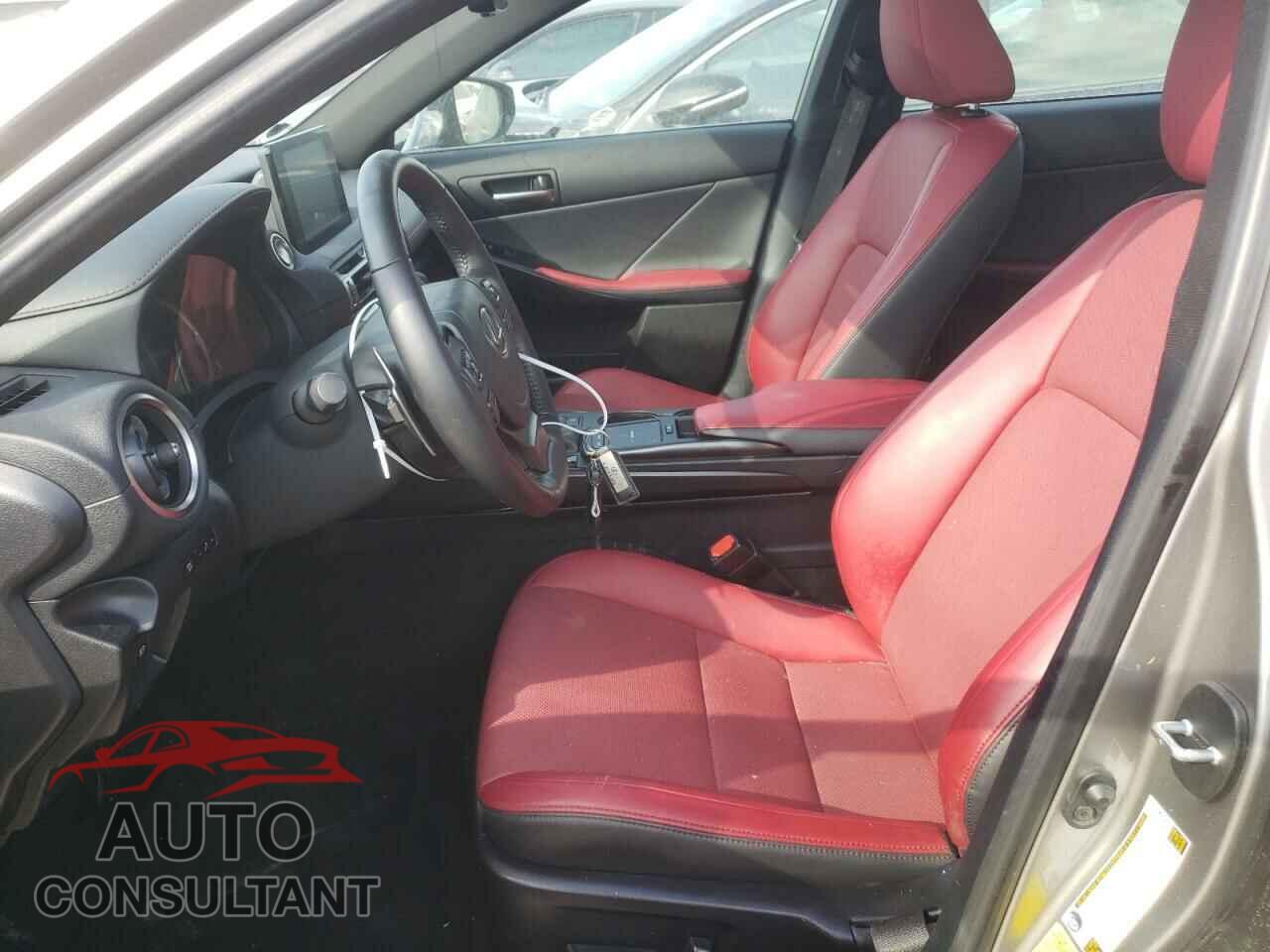 LEXUS IS 2021 - JTHCA1D27M5117920