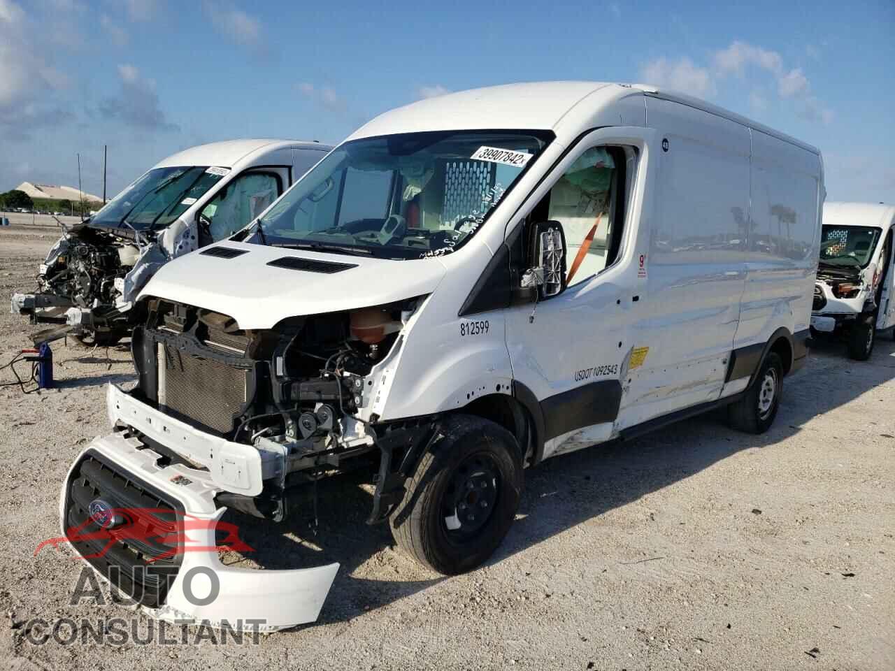 FORD TRANSIT CO 2018 - 1FTYE2CM9JKB52525