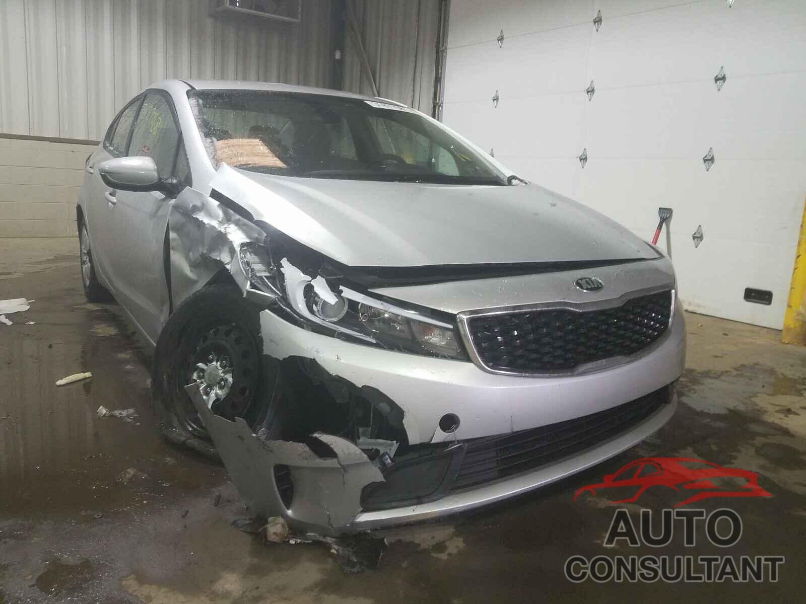 KIA FORTE 2018 - 3KPFK4A74JE280523