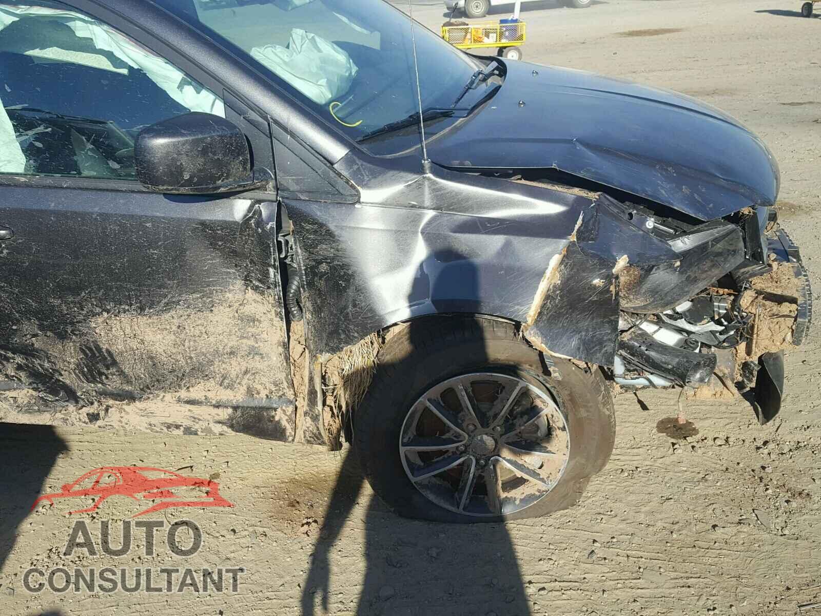 DODGE CARAVAN 2018 - 5FNRL6H96JB107576