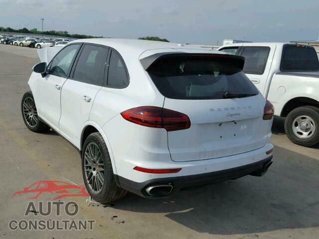 PORSCHE CAYENNE 2017 - WP1AA2A24HKA88255