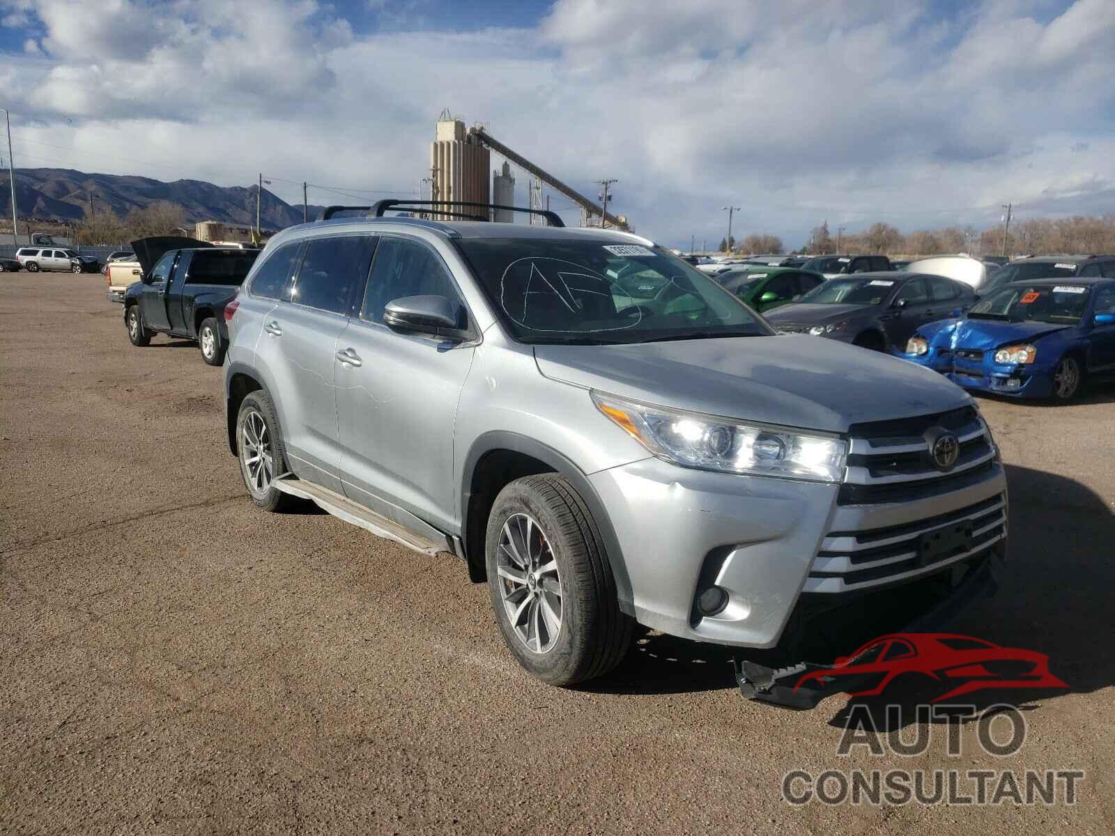 TOYOTA HIGHLANDER 2017 - 5TDJZRFH0HS522213