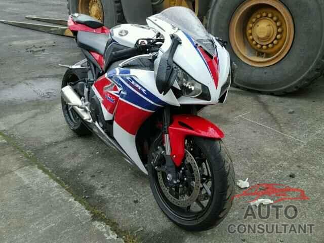 HONDA CBR CYCLE 2015 - JH2SC5900FK700394