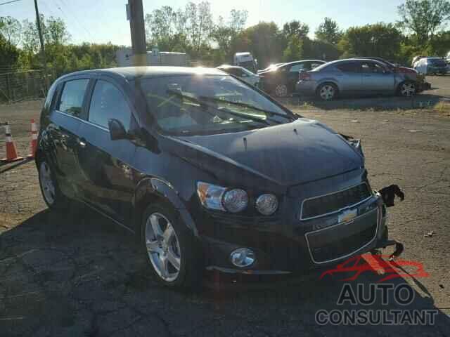 CHEVROLET SONIC 2016 - 1G1JE6SB7G4149380