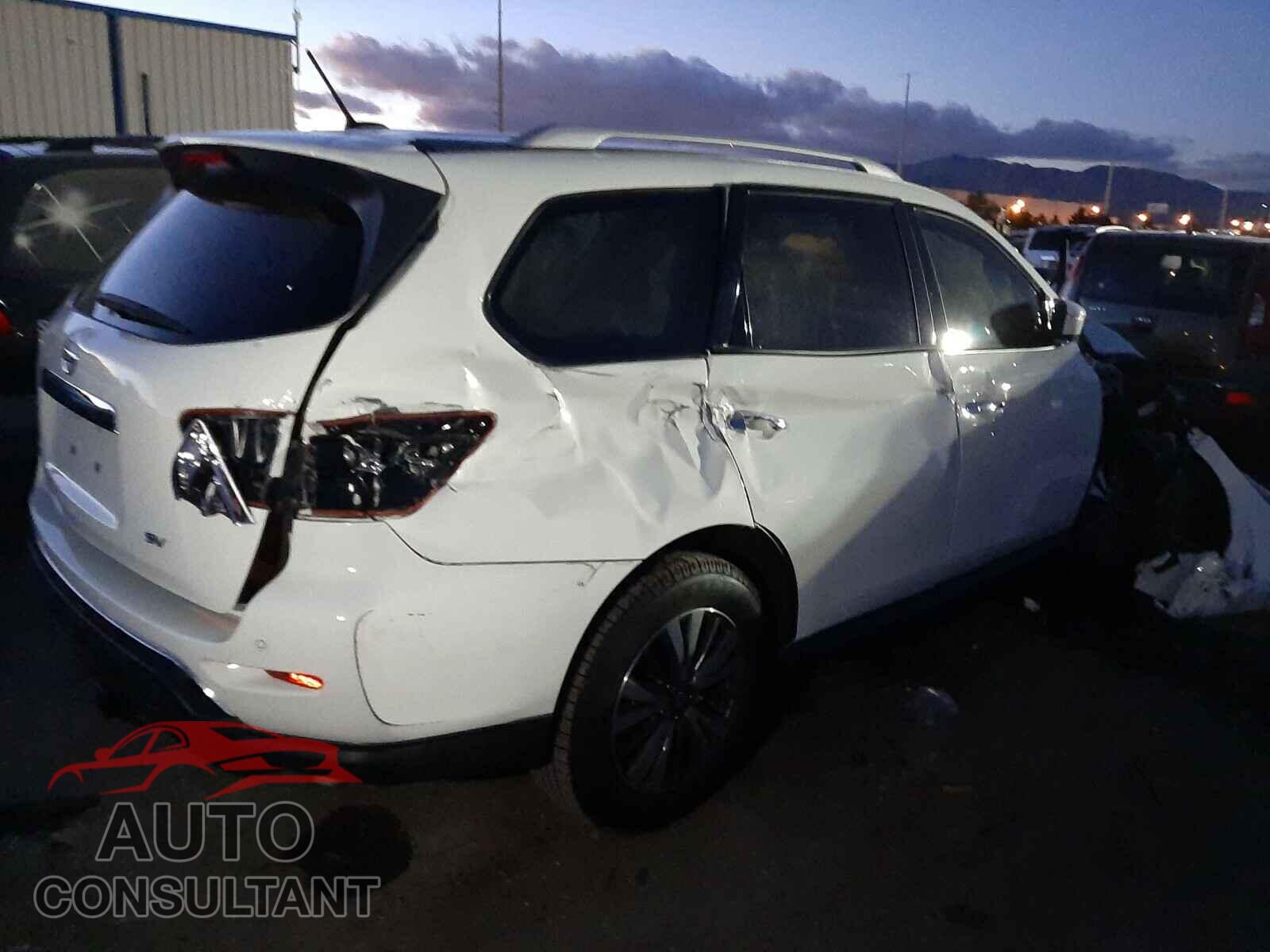 NISSAN PATHFINDER 2017 - 5N1DR2MN4HC663232
