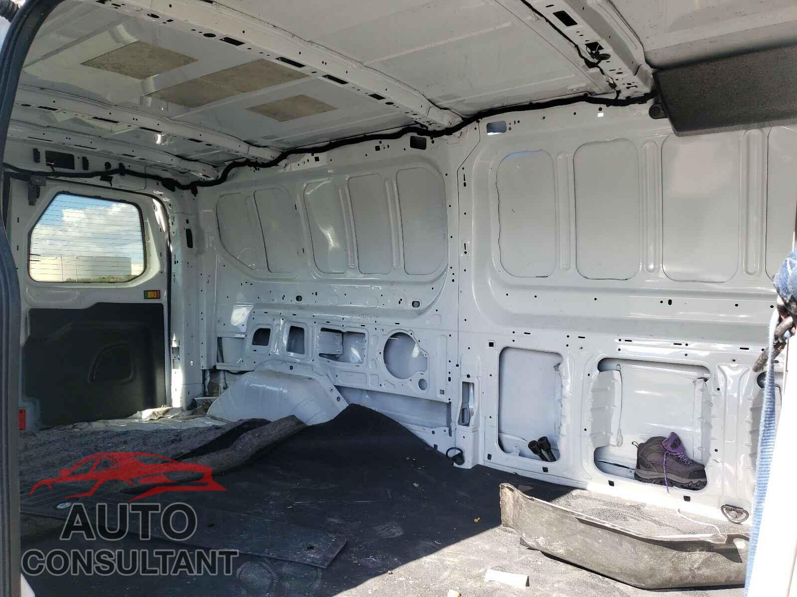 FORD TRANSIT CO 2017 - 1FTYR2YM8HKA28334