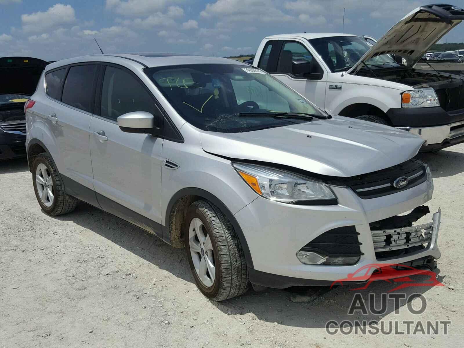 FORD ESCAPE 2015 - 1FMCU0G9XFUA11333