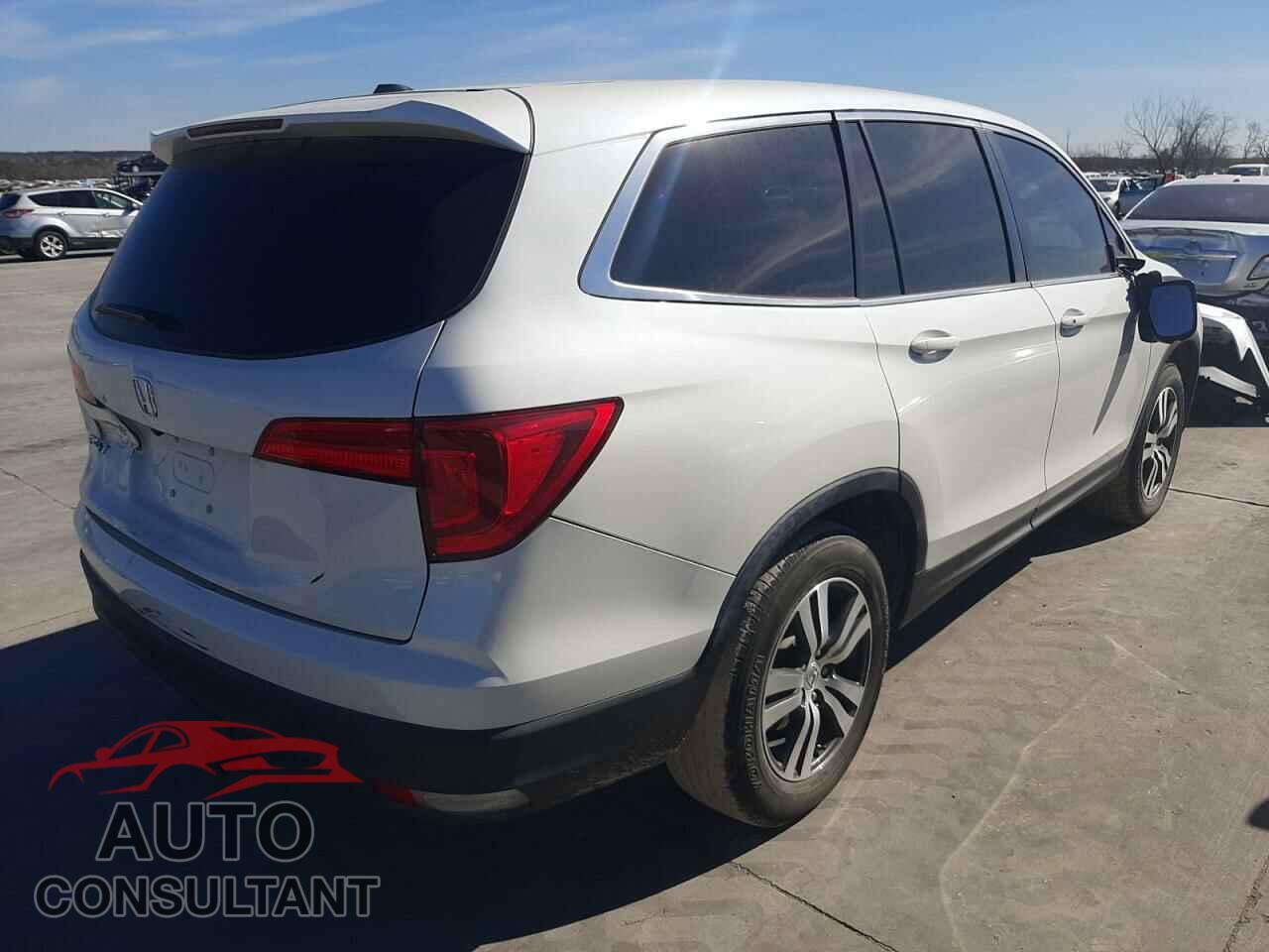 HONDA PILOT 2016 - 5YFBURHE2JP811436