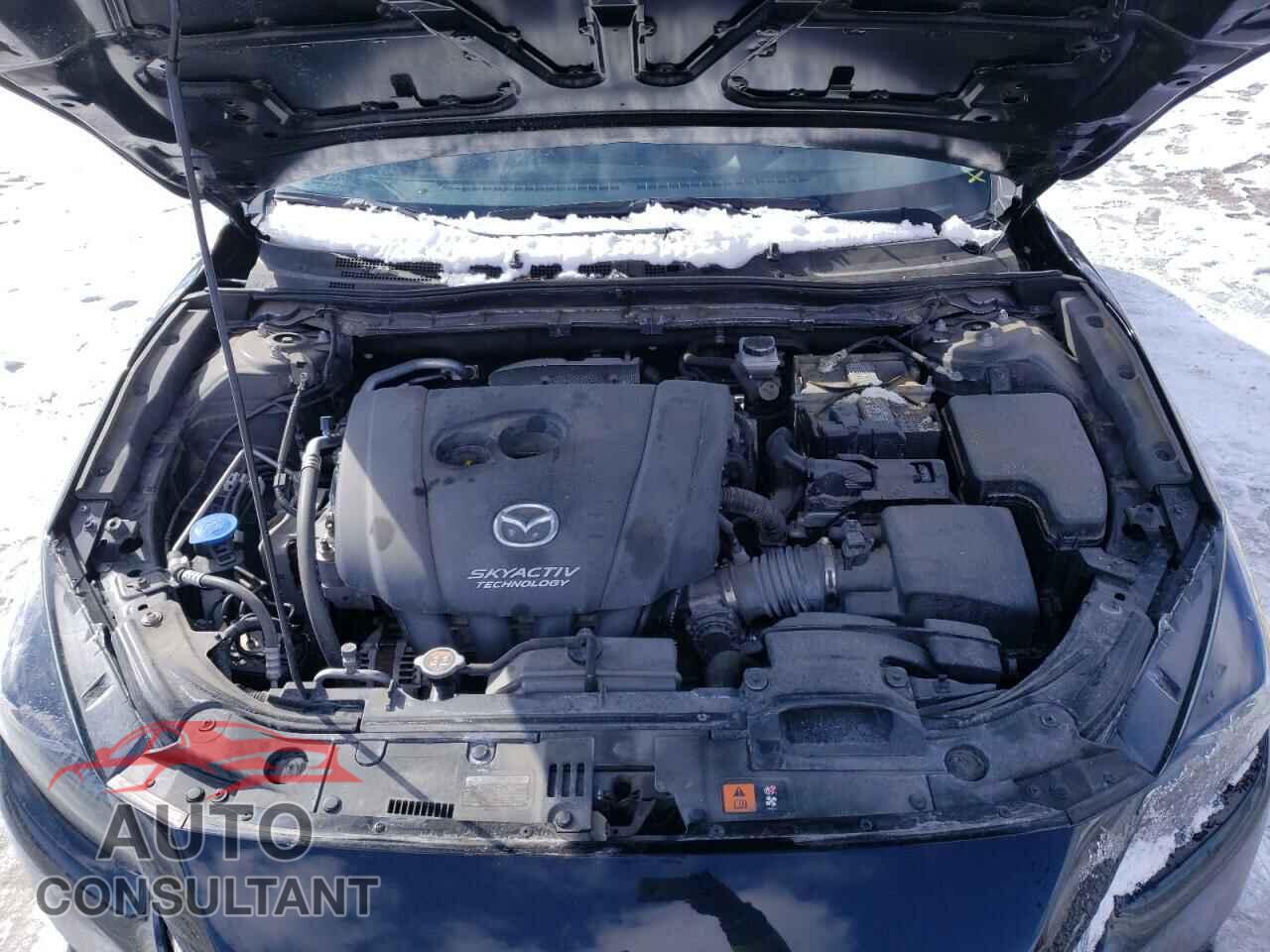 MAZDA 3 2018 - 3MZBN1W38JM178042