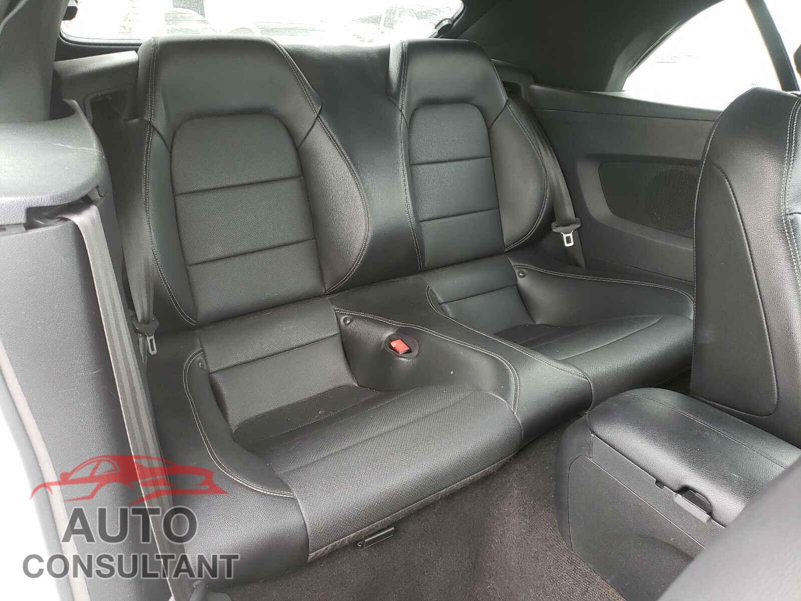 FORD MUSTANG 2018 - 1FATP8UH1J5111268