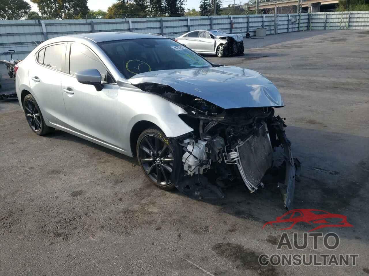 MAZDA 3 2018 - 3MZBN1V38JM182013