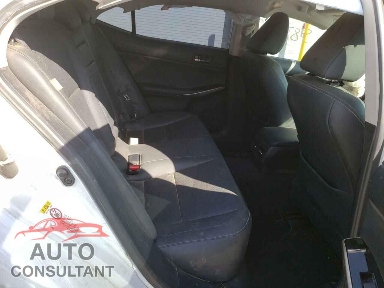 LEXUS IS 2016 - JTHBA1D25G5037600