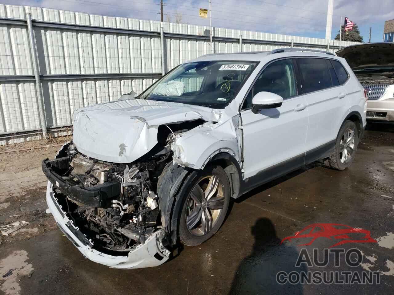 VOLKSWAGEN TIGUAN 2018 - 3VV4B7AX1JM157116