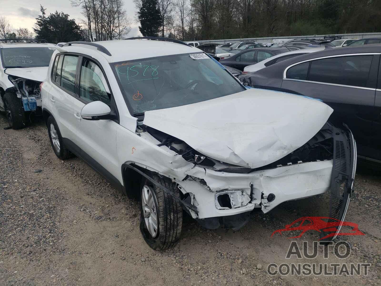 VOLKSWAGEN TIGUAN 2017 - WVGBV7AXXHW512125