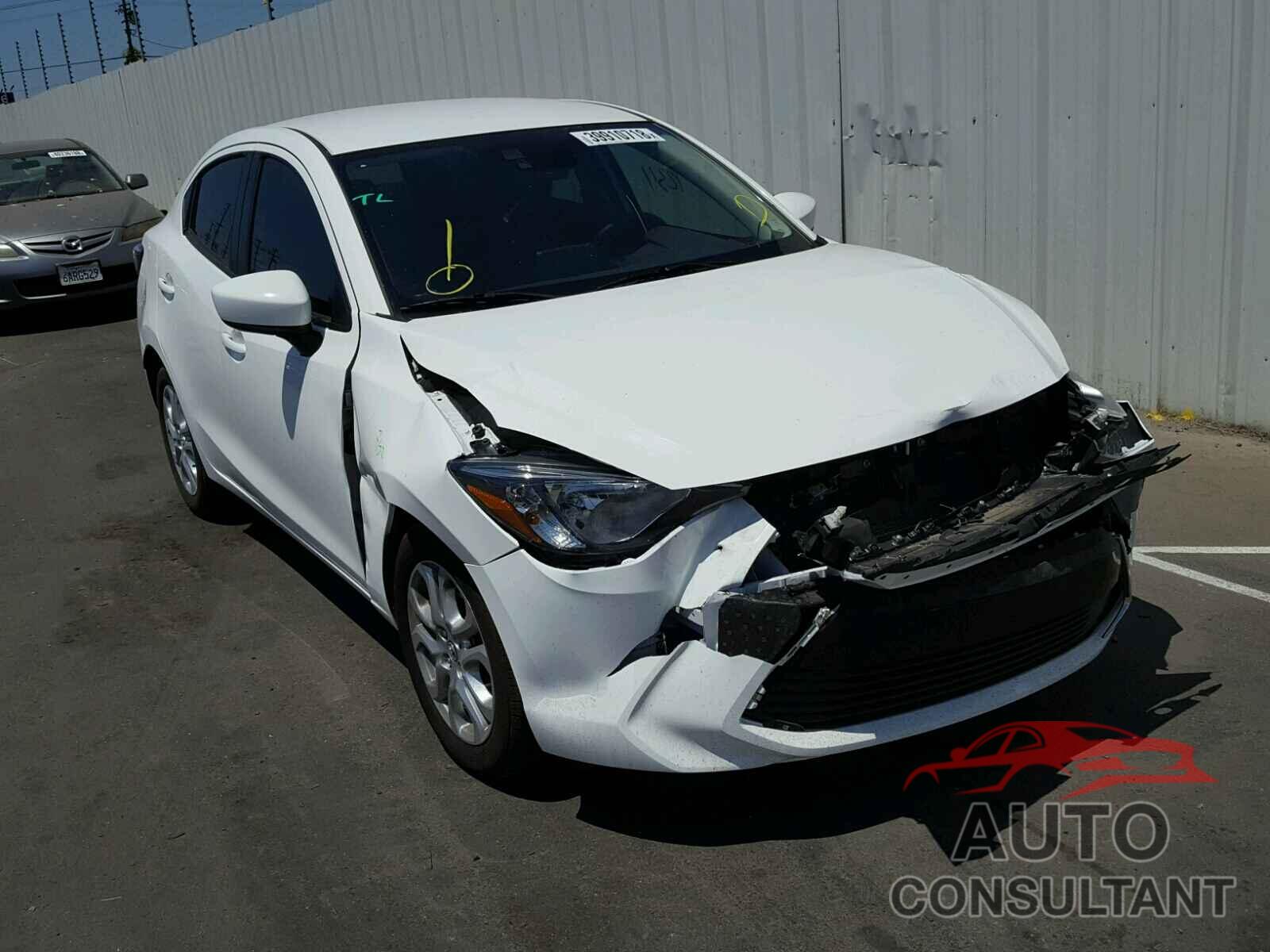 TOYOTA YARIS 2017 - 3MYDLBYV9HY152804