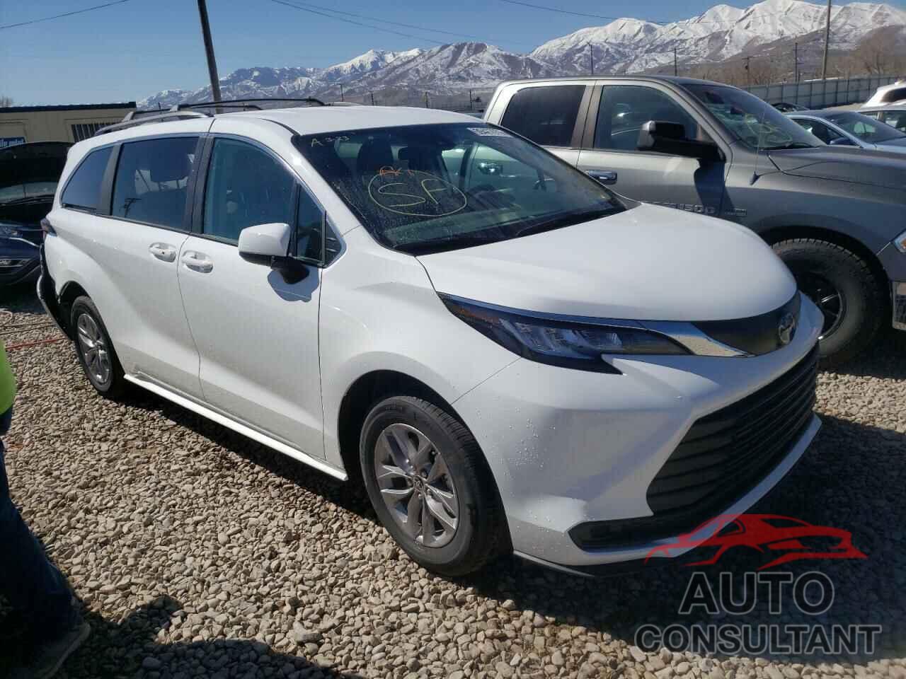 TOYOTA SIENNA 2022 - 5TDKRKEC9NS088676