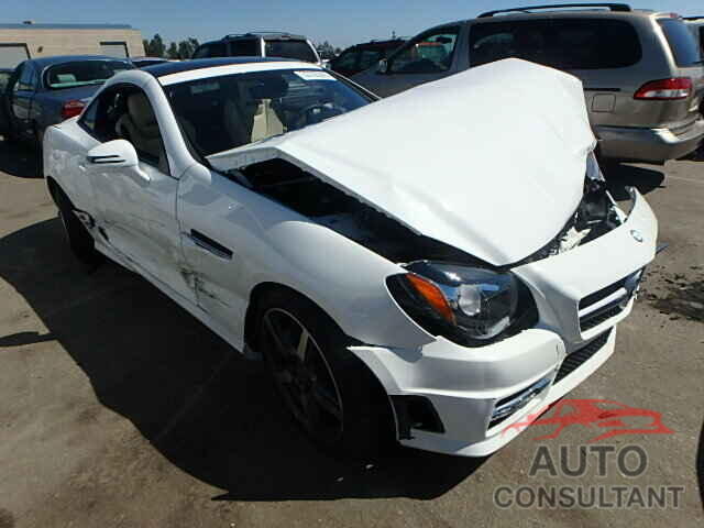 MERCEDES-BENZ SLK250 2015 - 5YFBURHE1KP924490