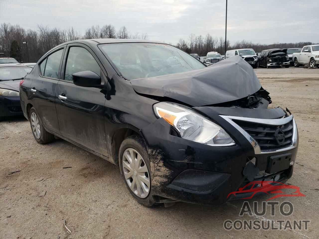 NISSAN VERSA 2018 - 3N1CN7APXJL801349