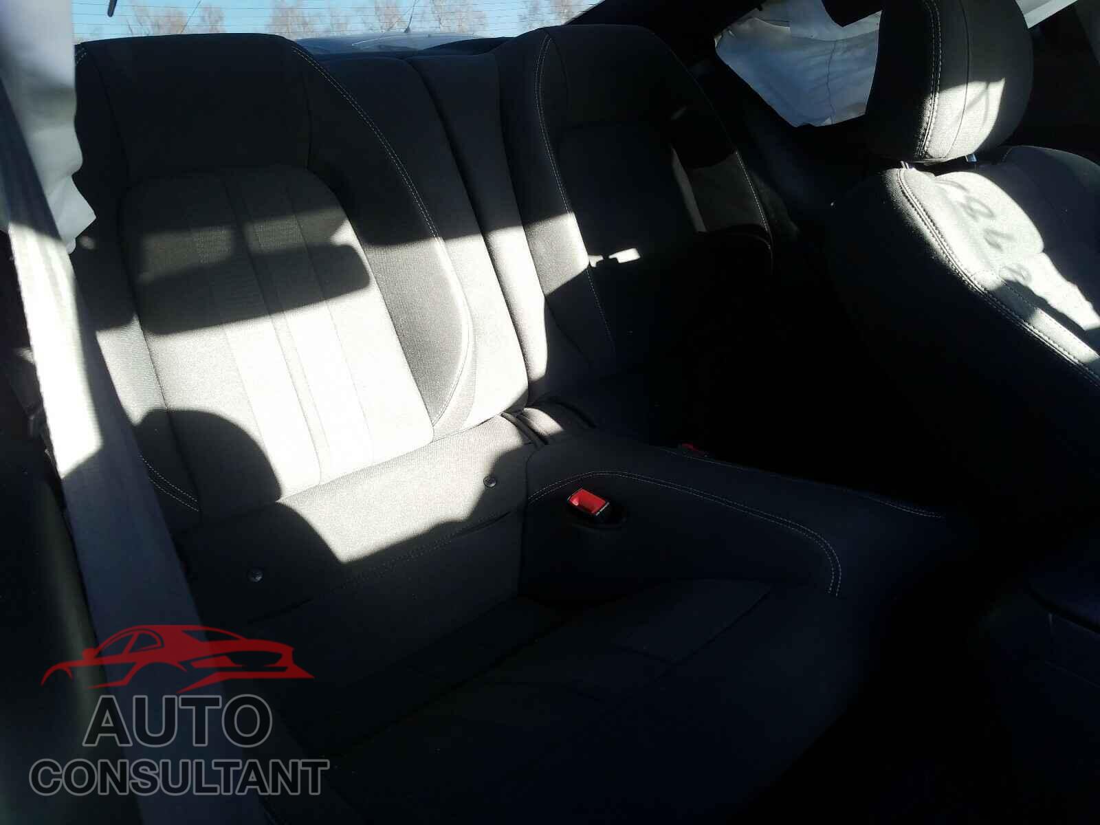 FORD MUSTANG 2018 - 1FA6P8TH4J5159992