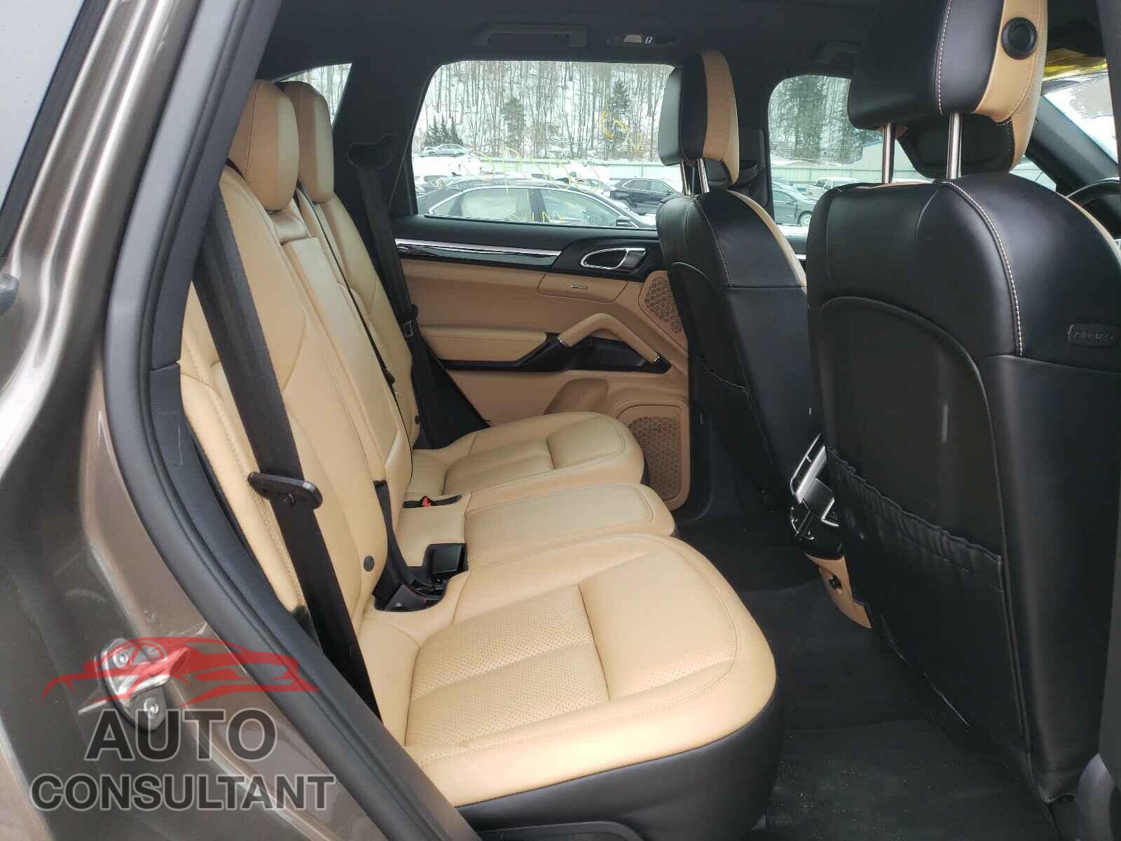 PORSCHE CAYENNE 2016 - WP1AA2A20GLA03887