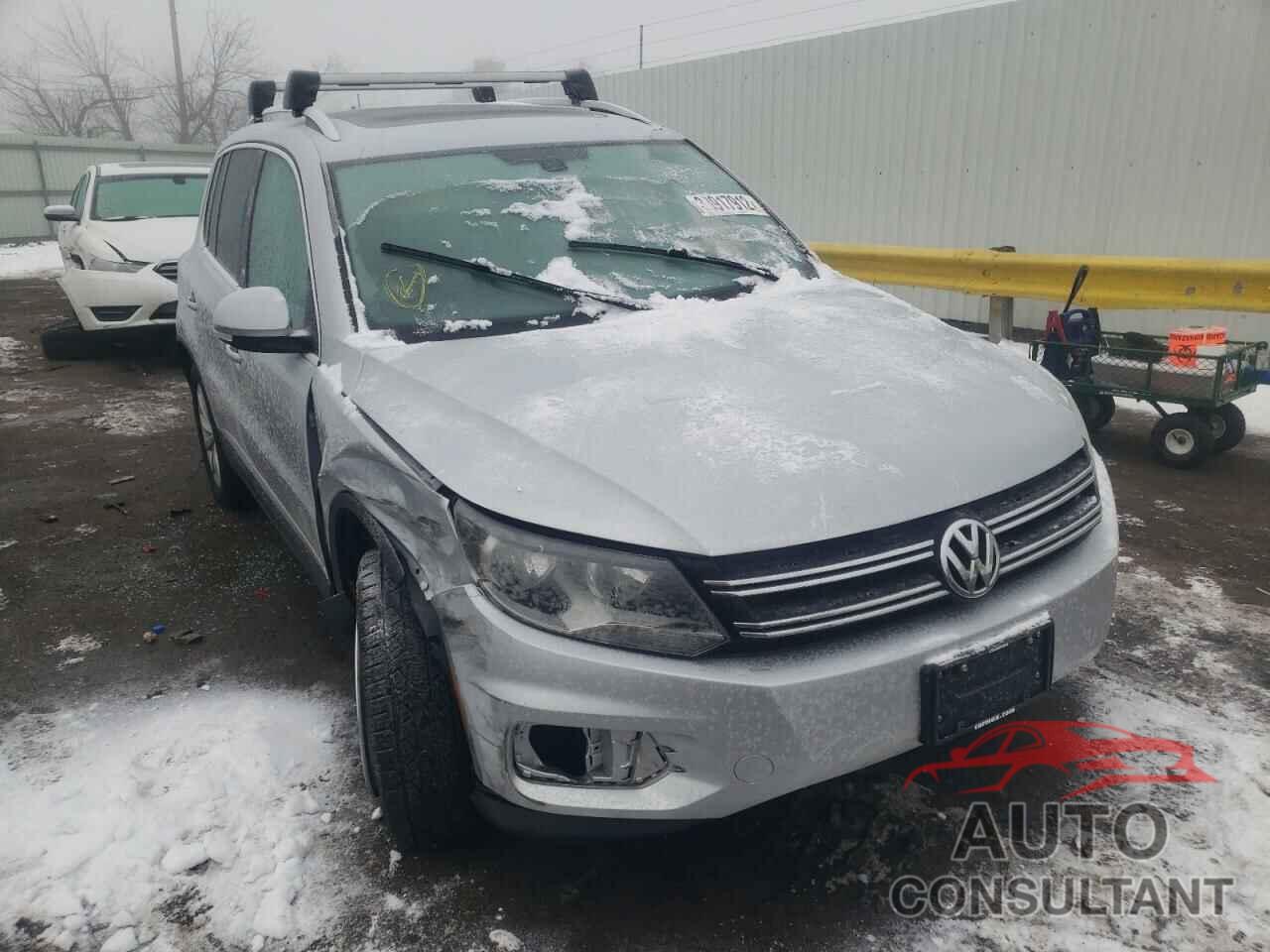 VOLKSWAGEN TIGUAN 2017 - WVGRV7AX9HK000796