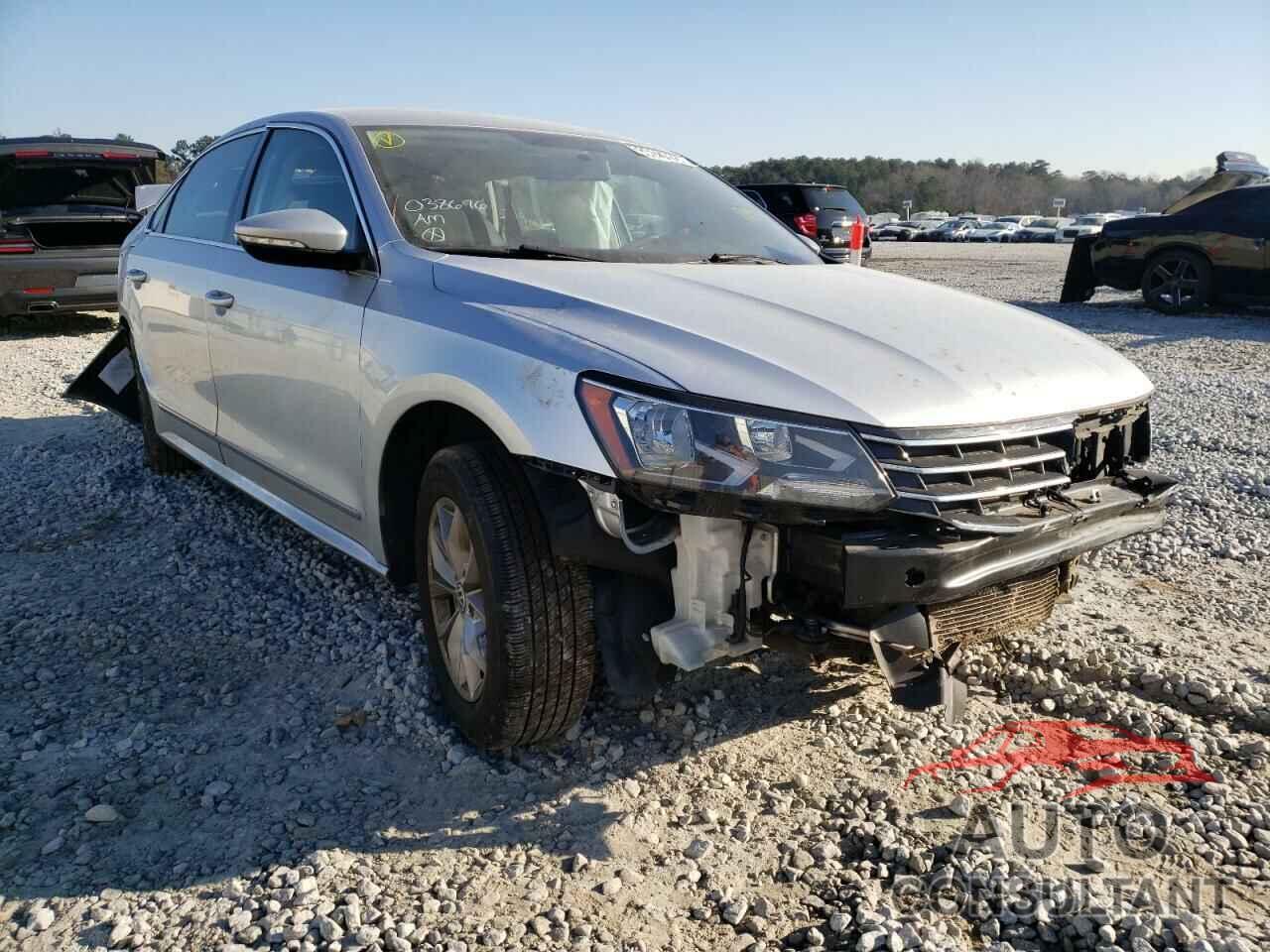 VOLKSWAGEN PASSAT 2017 - 1VWAT7A33HC038696