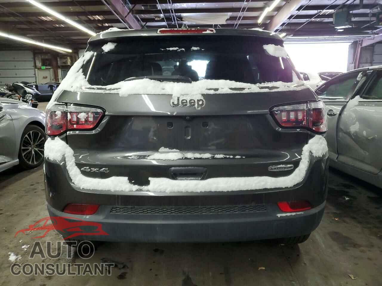JEEP COMPASS 2018 - 3C4NJDBB3JT361008