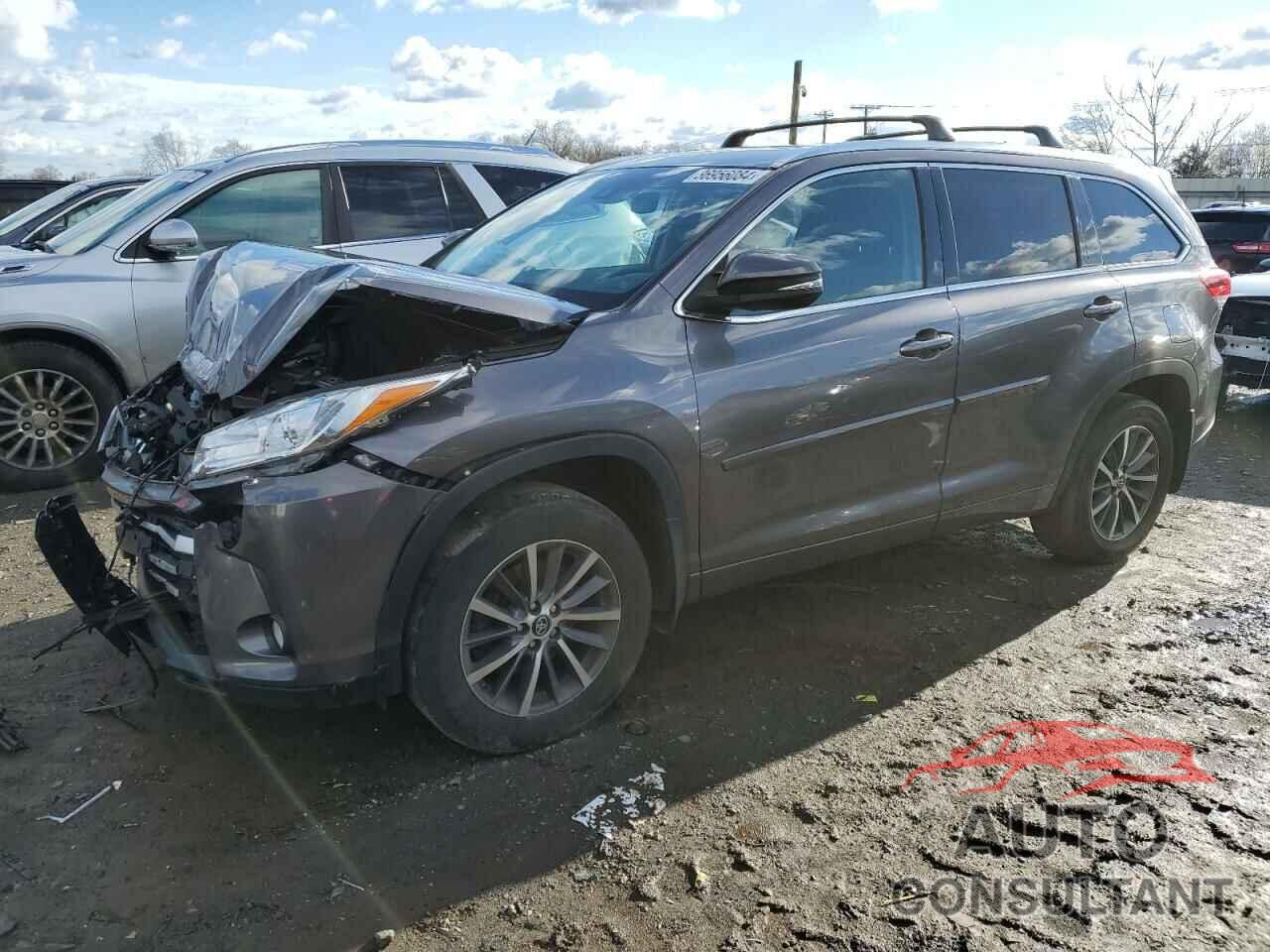 TOYOTA HIGHLANDER 2018 - 5TDJZRFH3JS835312