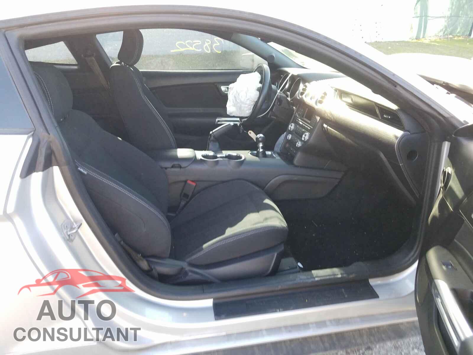 FORD MUSTANG 2018 - 1FA6P8TH7J5102024