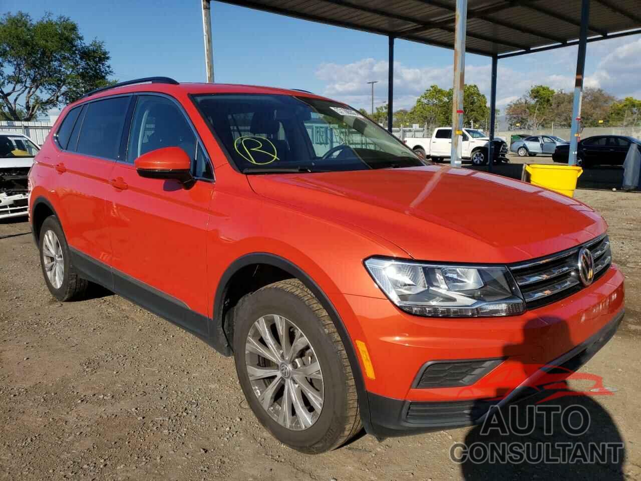 VOLKSWAGEN TIGUAN 2018 - 3VV3B7AX9JM077851