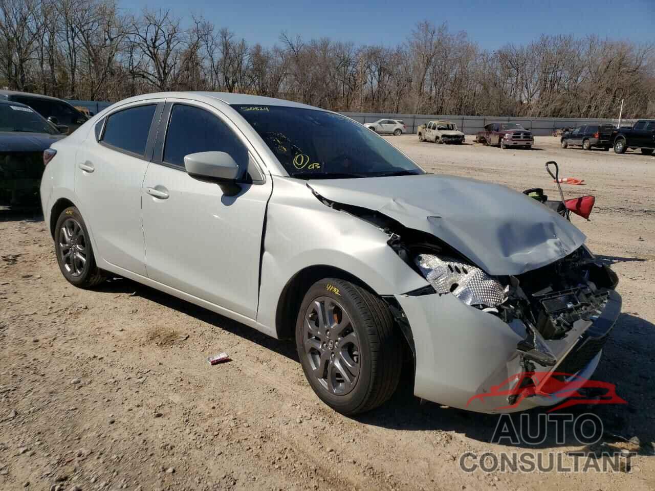 TOYOTA YARIS 2019 - 3MYDLBYV5KY520824