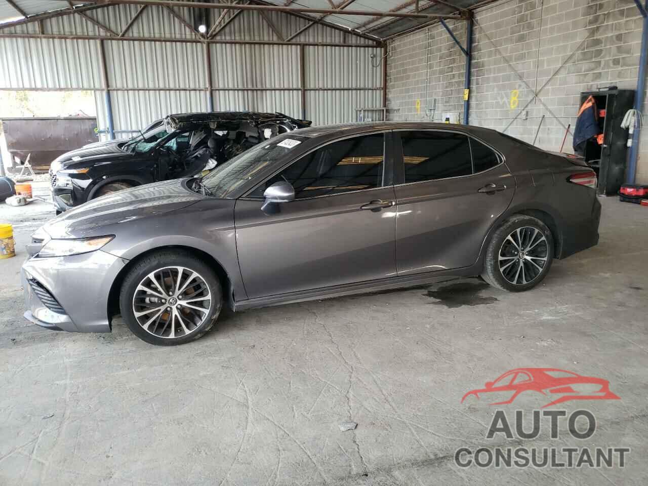 TOYOTA CAMRY 2018 - 4T1B11HK8JU620747